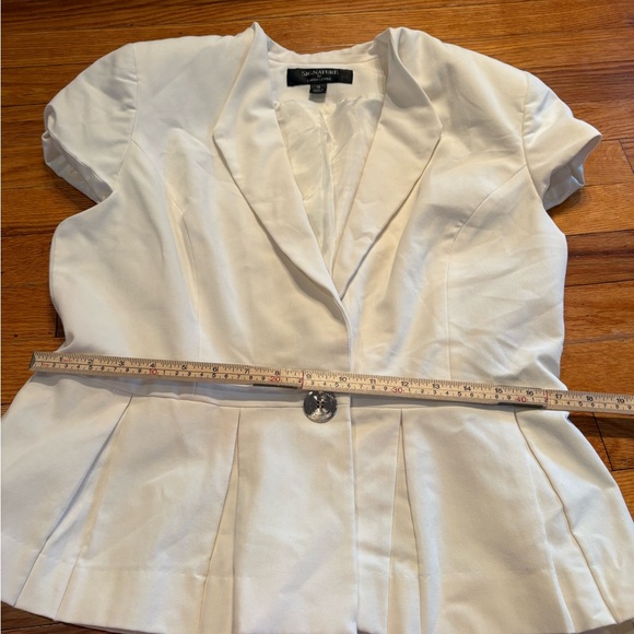 COPY - Signature by Larry Levine White Short Sleeve Peplum Blazer - Picture 5 of 6